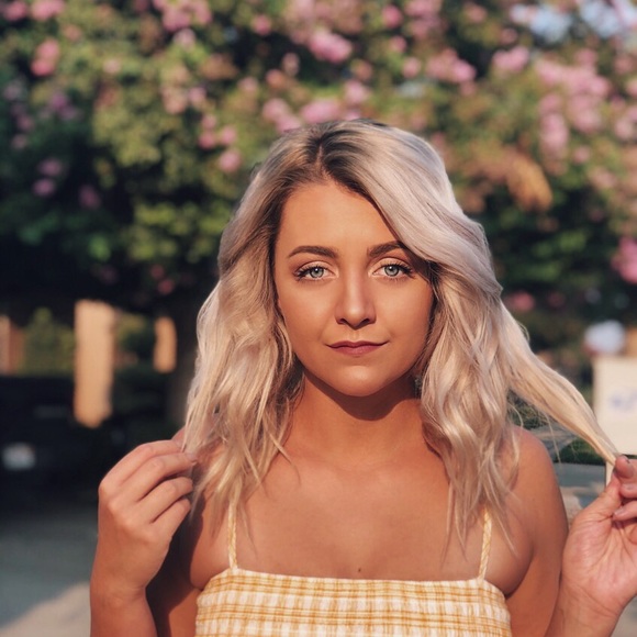 Meet your Posher, Ashly - Picture 3 of 3